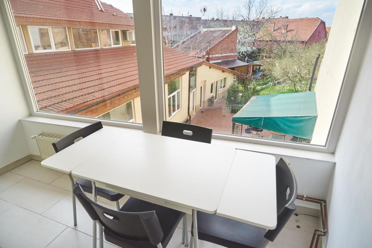 Zen House Hostel Timisoara Ngoại thất bức ảnh