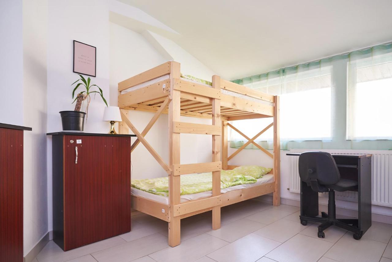 Zen House Hostel Timisoara Ngoại thất bức ảnh